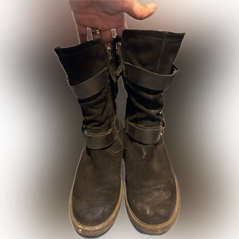 Earth Everwood women’s black suede ankle boots 8.5